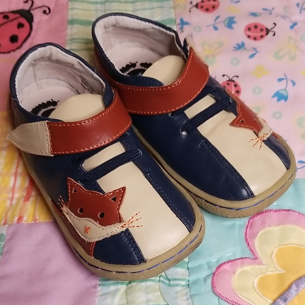Livie & Luca Navy and Cream Fox Shoes. Size 10 EUC/VGUC